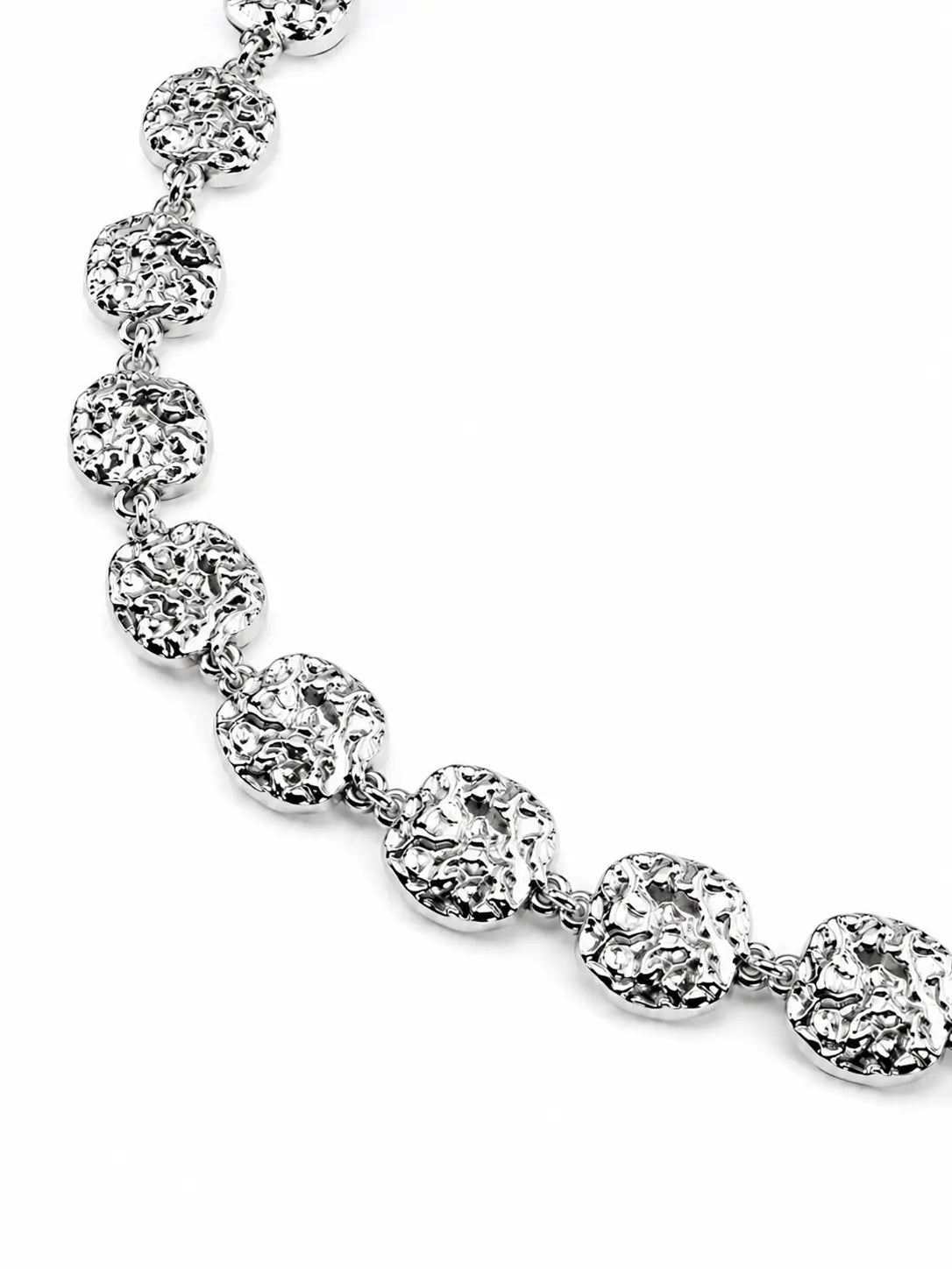 Collana argentata con medaglioni martellati