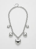 Collana argentata con cuori pendenti