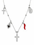 Collana argentata con charms portafortuna e croci